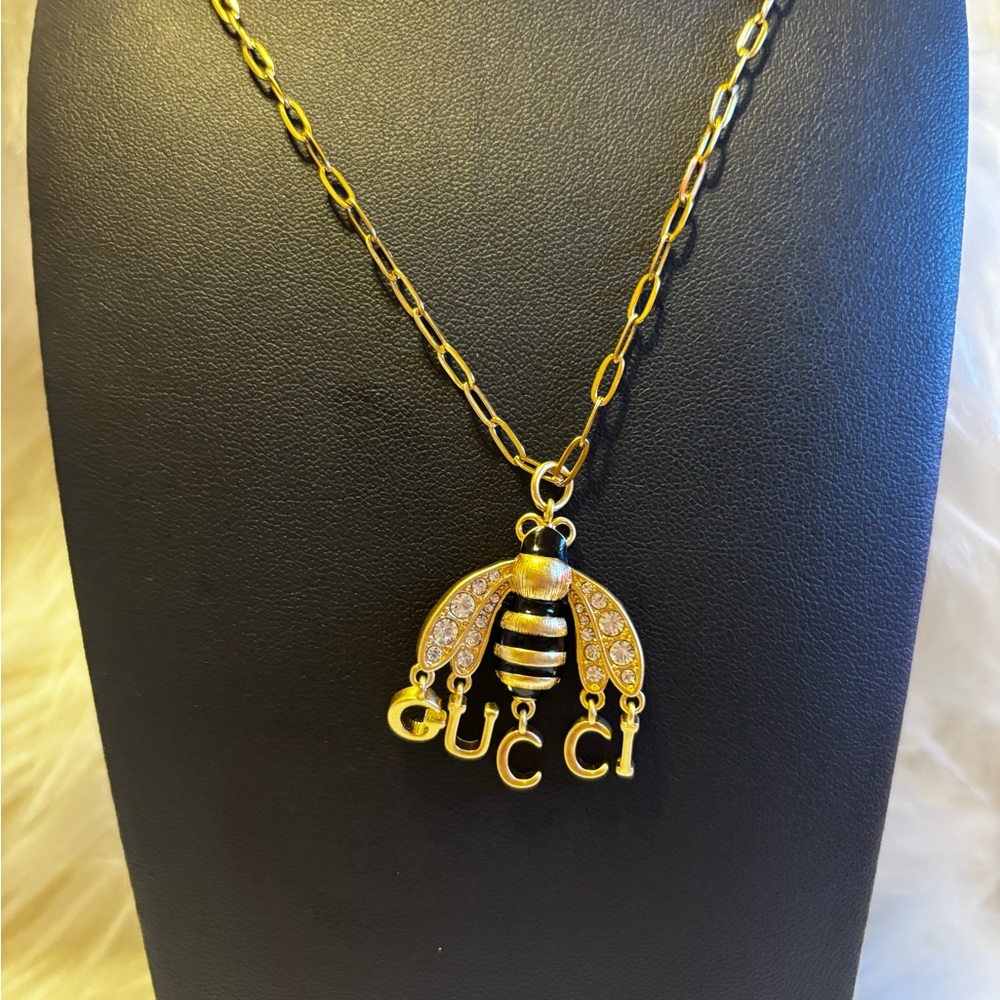 Elegant Upcycle Bee Pull Charm - Picture 3 of 3